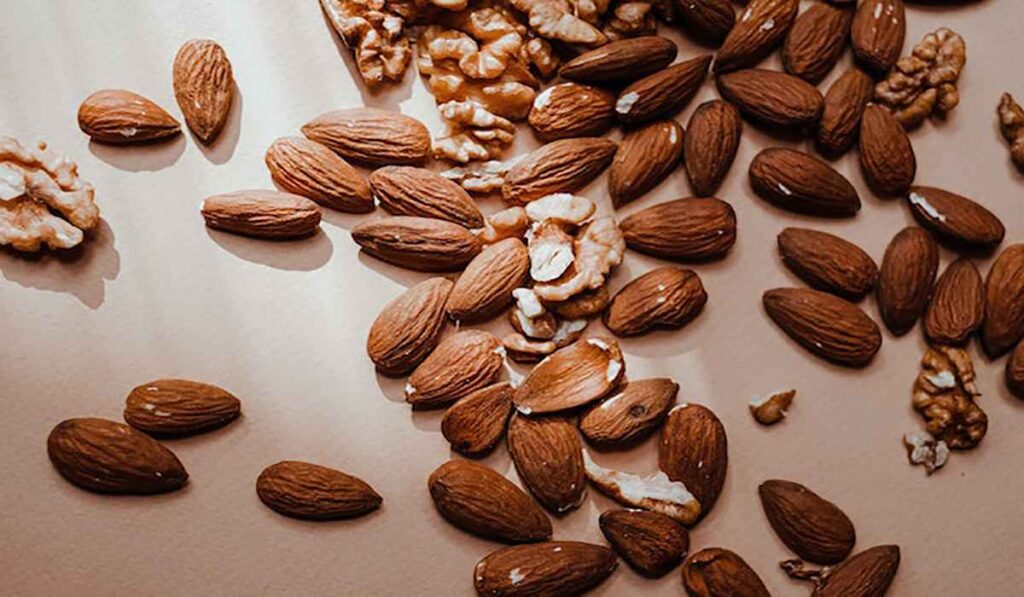 Are almonds a healthy snack food